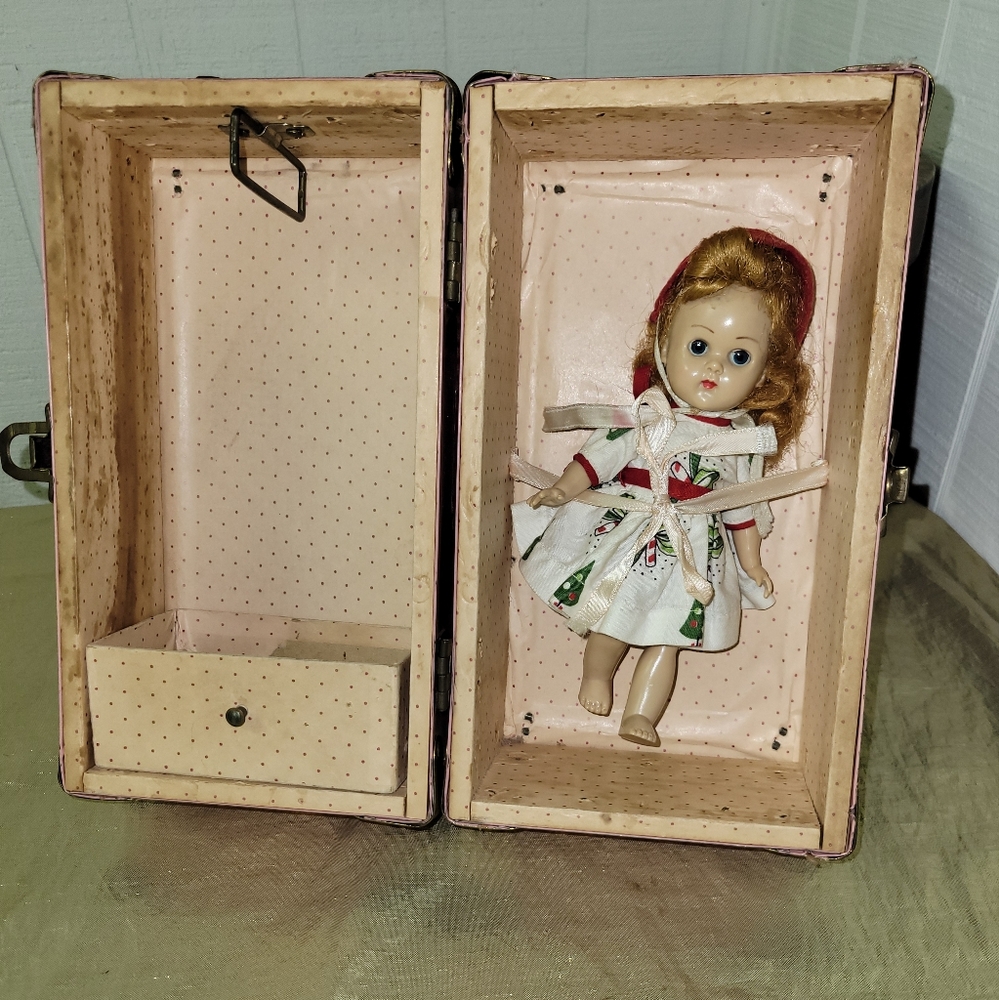 Ginny doll with case
